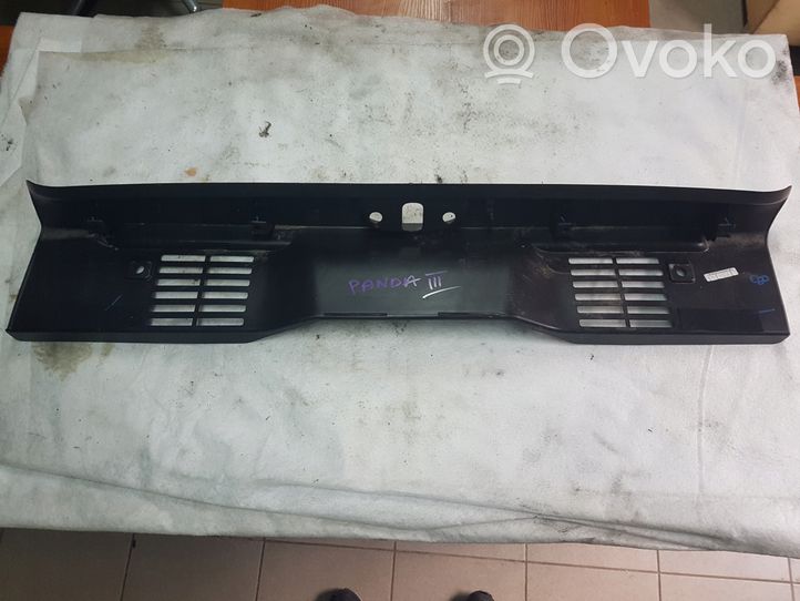 Fiat Panda III Protection de seuil de coffre 735518208