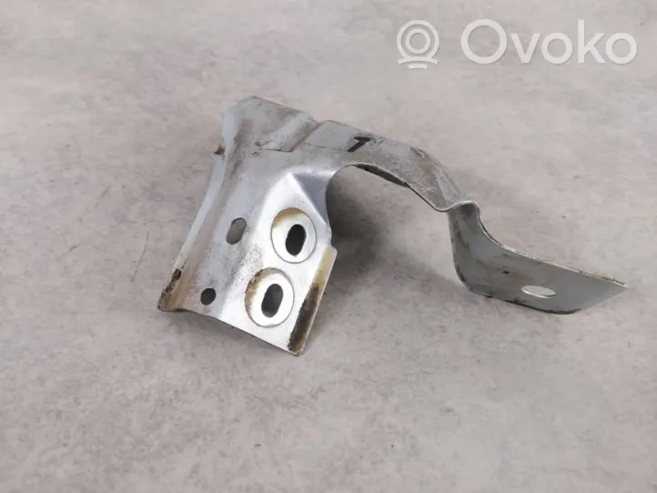 Volkswagen Polo IV 9N3 Uchwyt / Mocowanie błotnika przedniego 6Y0821141