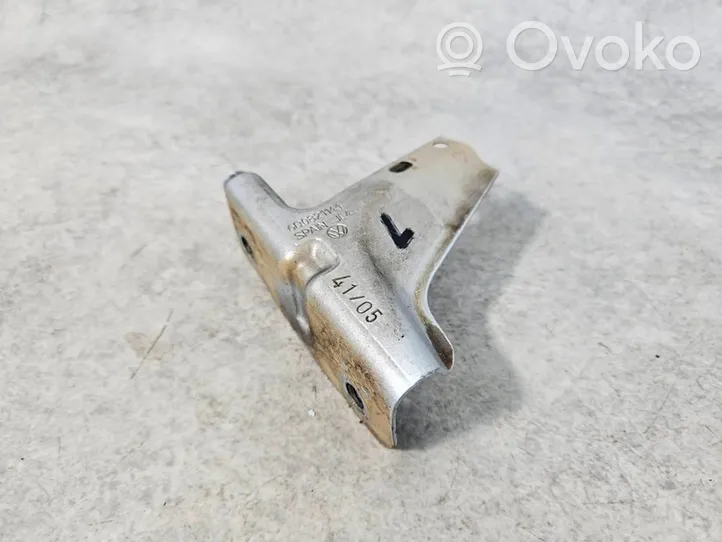 Volkswagen Polo IV 9N3 Supporto di montaggio del parafango 6Q0821141