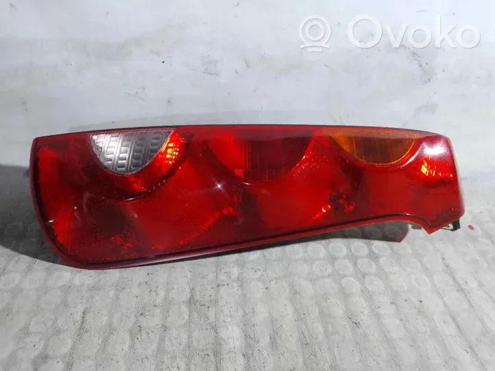 Nissan Note (E11) Luci posteriori 22016752