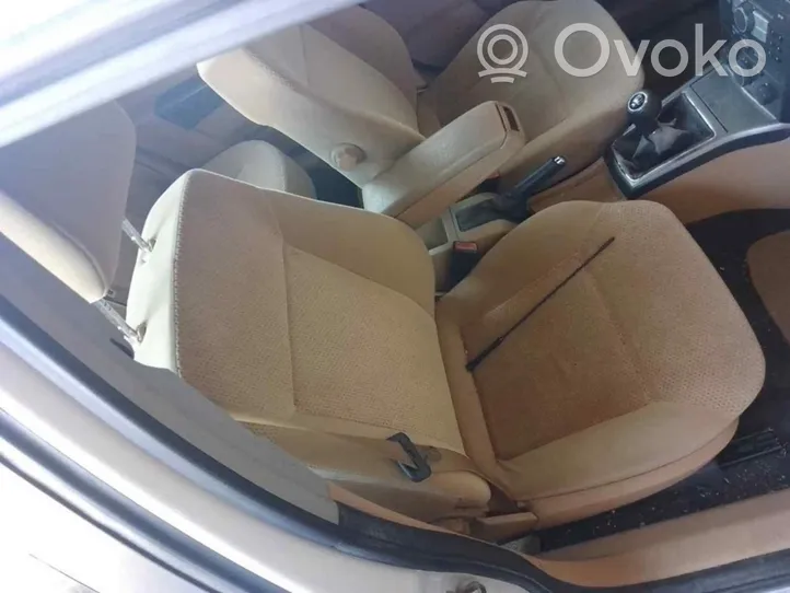 Opel Astra H Fotel przedni pasażera 