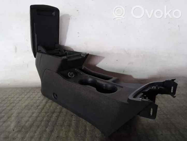 Seat Leon (5F) Takaistuimen käsinojat 5F0863241