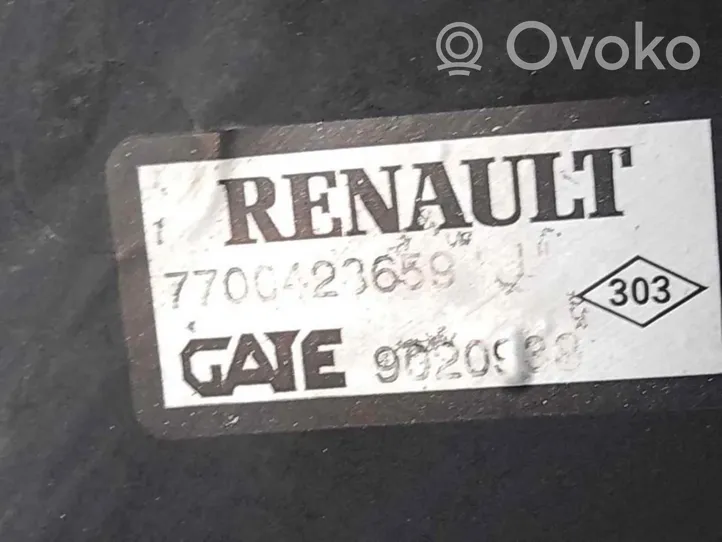 Renault Clio II Tila-auton jääkaappi 7700428659J