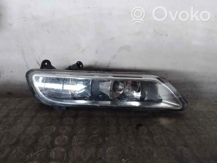 Volkswagen PASSAT Front fog light 176623