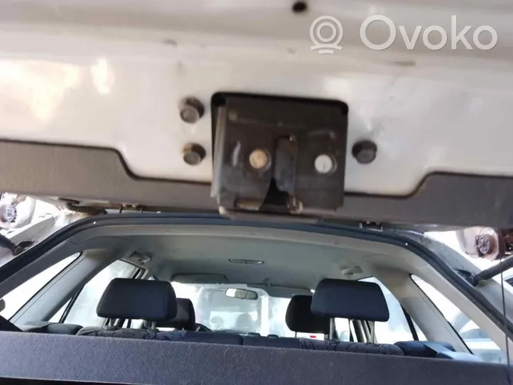 Mazda 323 Tailgate/trunk/boot lock/catch/latch 