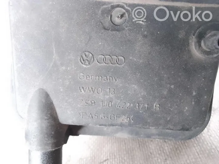 Volkswagen Golf V Ohjaustehostimen nestesäiliö 1J0422371B