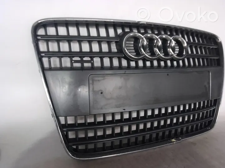 Audi Q7 4L Grotelės priekinės 4L0853651