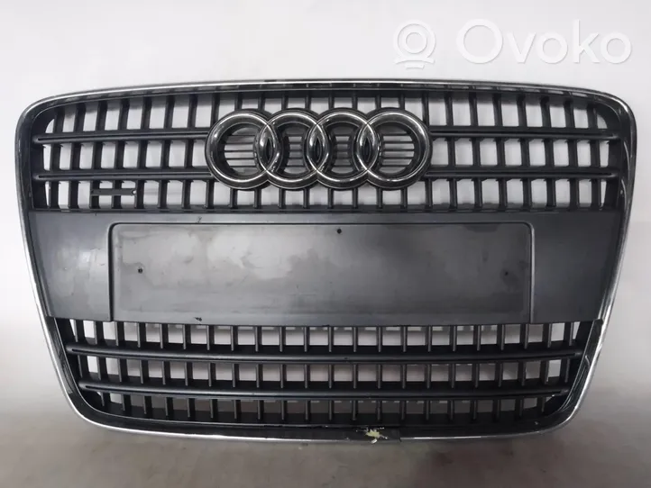 Audi Q7 4L Grotelės priekinės 4L0853651