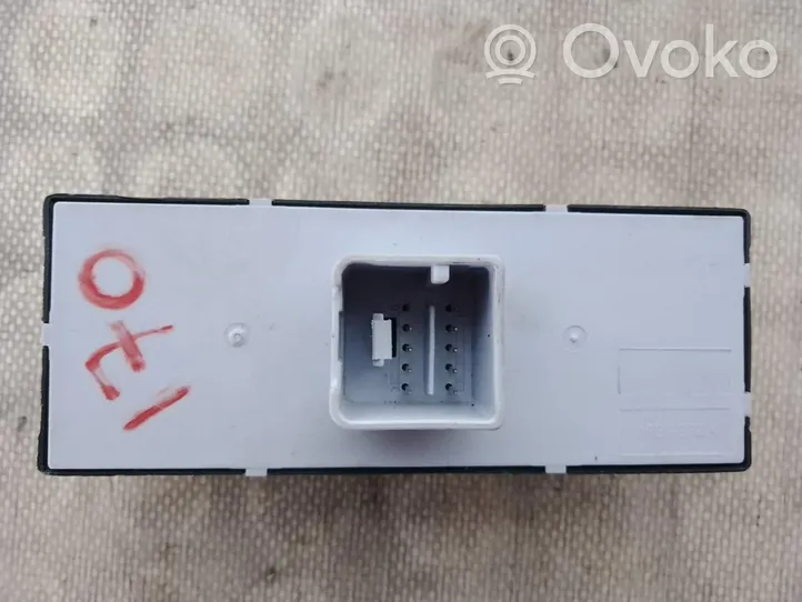 Volkswagen PASSAT Electric window control switch 