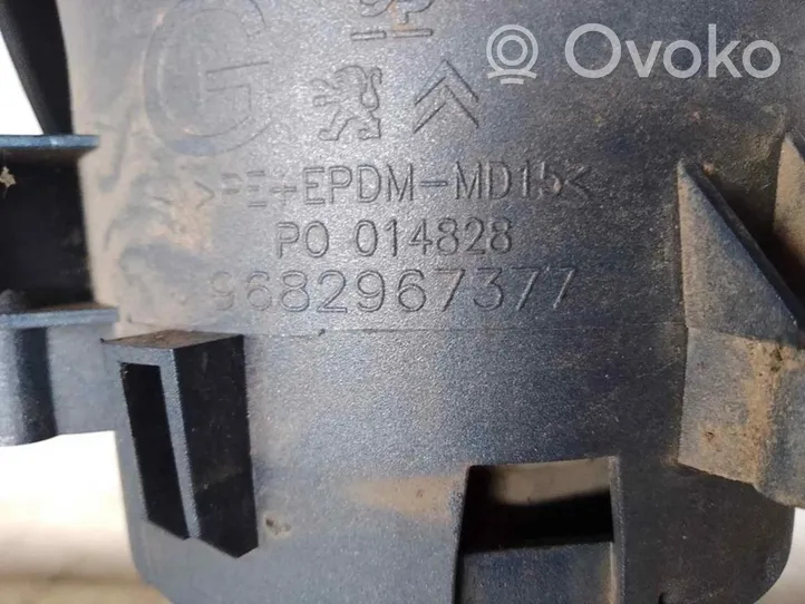 Citroen C4 Grand Picasso Światło przeciwmgłowe przednie 9682967377