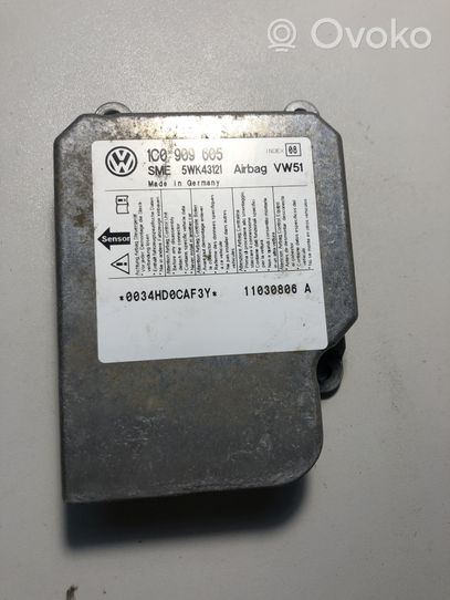 Volkswagen PASSAT B5 Oro pagalvių valdymo blokas 1C0909605