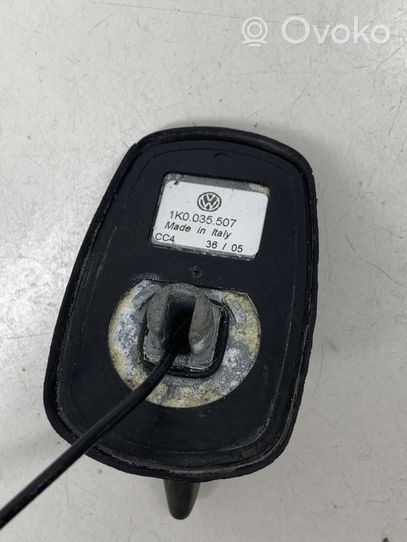 Volkswagen Golf V GPS-pystyantenni 1K0035507