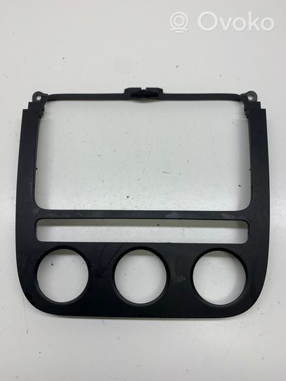 Volkswagen Golf V Console centrale, commande chauffage/clim 1K0858069