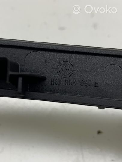 Volkswagen Golf V Mascherina climatizzatore/regolatore riscaldamento 1K0858069