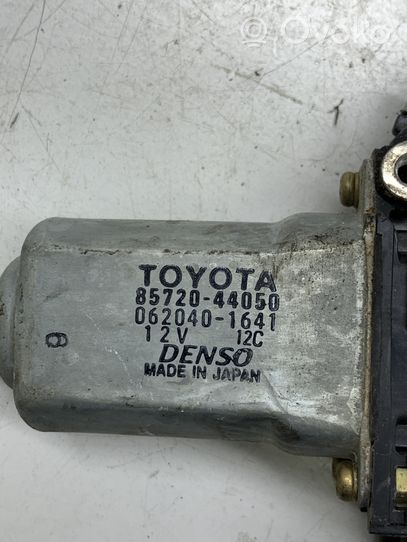 Toyota Avensis Verso Takaoven ikkunan nostomoottori 8572044050