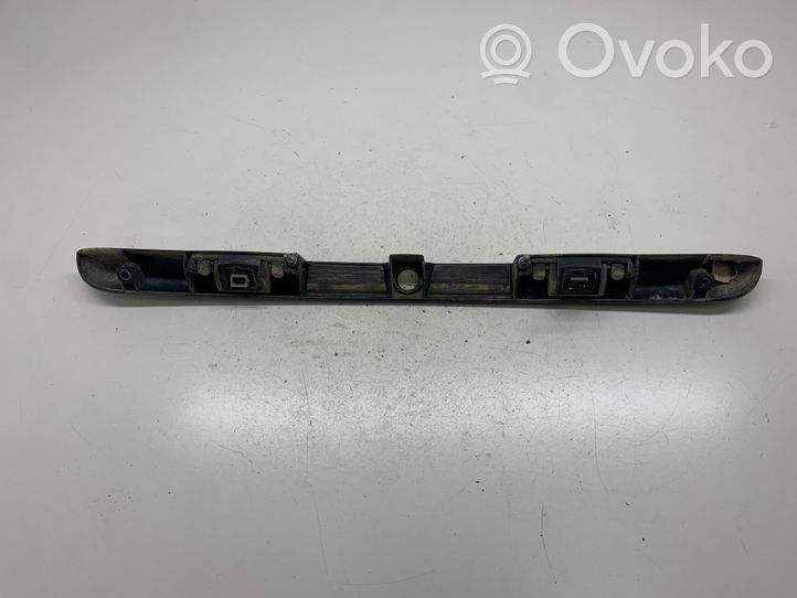 Audi A3 S3 8L Bagāžnieka numura zīmes apgaismojuma līste 8D9827574