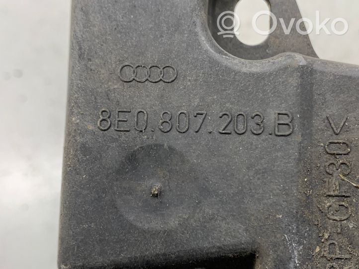 Audi A4 S4 B7 8E 8H Staffa di rinforzo montaggio del paraurti anteriore 8E0807203B