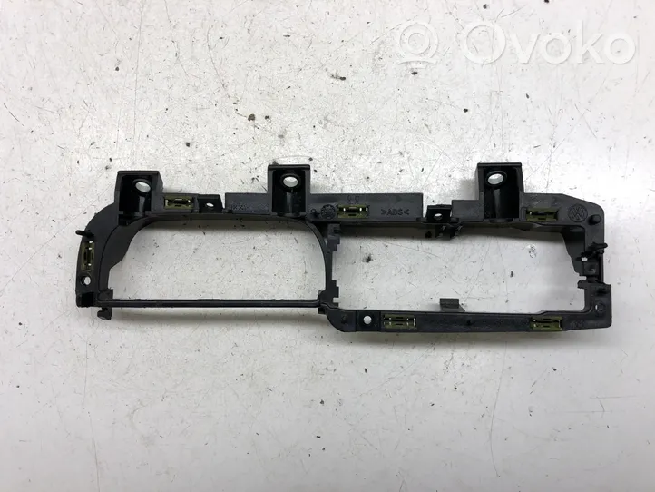 Volkswagen PASSAT B5 Altro elemento di rivestimento della portiera anteriore 3B1867179B