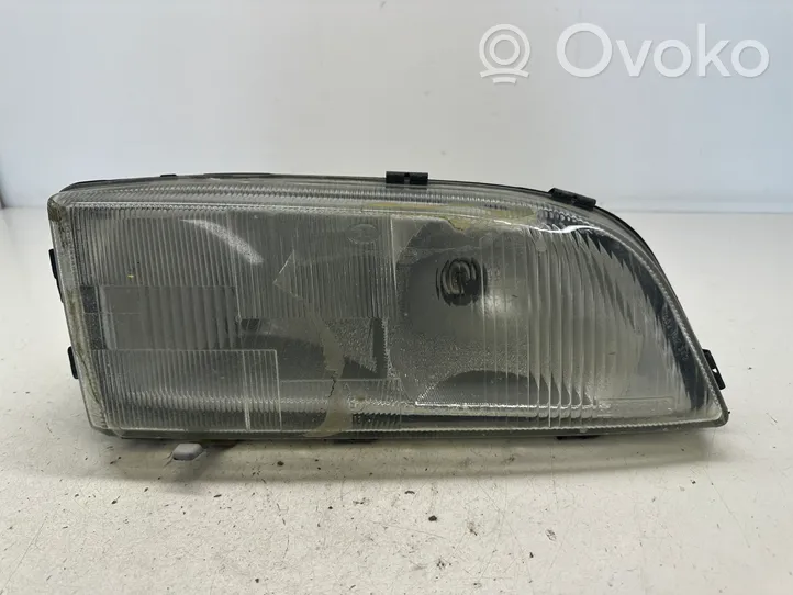 Volvo S70  V70  V70 XC Lampa przednia 