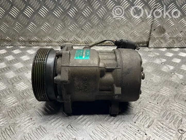 Volkswagen Caddy Ilmastointilaitteen kompressorin pumppu (A/C) 7H0820803D