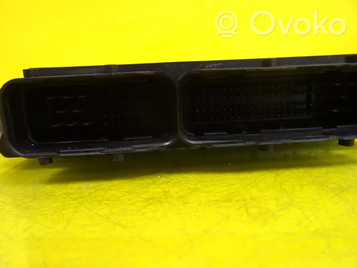 Toyota Yaris Engine control unit/module 0261208841