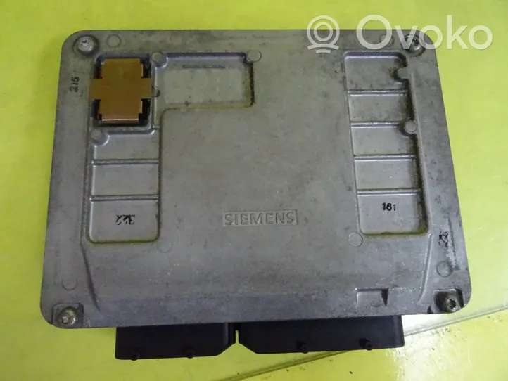 Mitsubishi Carisma Calculateur moteur ECU MN122248