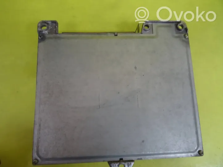 Renault 19 Sterownik / Moduł ECU HOM7700731802