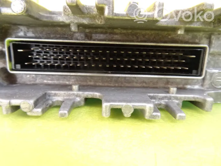 Renault Scenic I Sterownik / Moduł ECU 0281010077