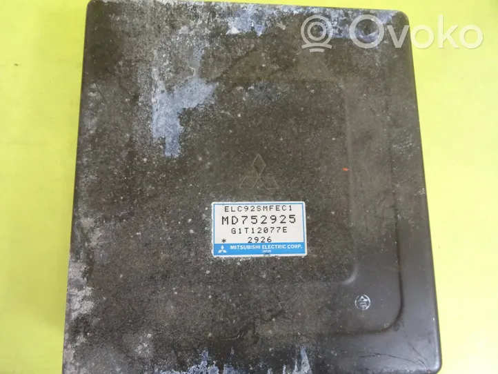 Mitsubishi Colt Sterownik / Moduł ECU MD752925