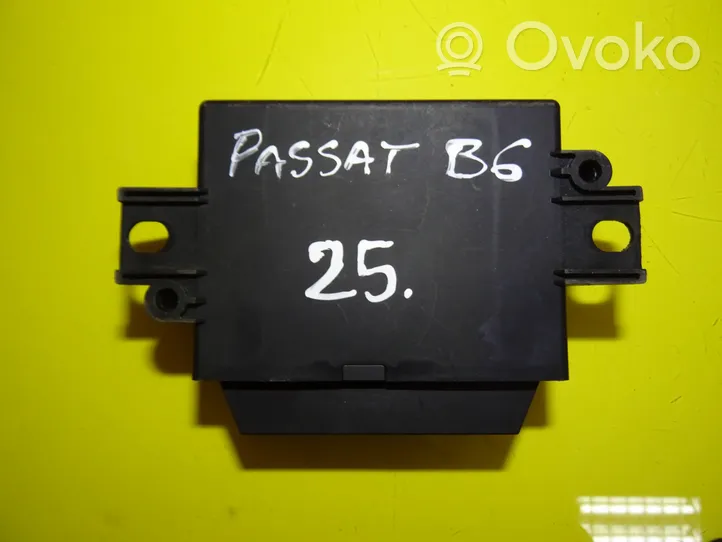Volkswagen PASSAT B6 Centralina/modulo sensori di parcheggio PDC 3C0919283B