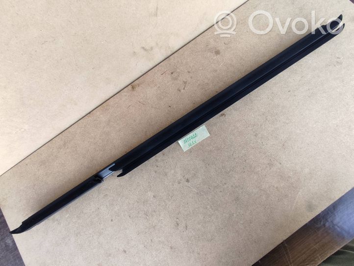 BMW 3 G20 G21 Moulures des vitres de la porte arrière 51357407422