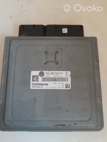 Volkswagen Caddy Calculateur moteur ECU 03L906023FK