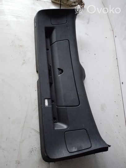 Audi Q7 4L Tailgate/boot cover trim set 