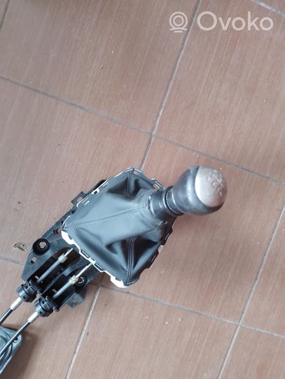 Toyota Avensis T270 Gear selector/shifter (interior) 