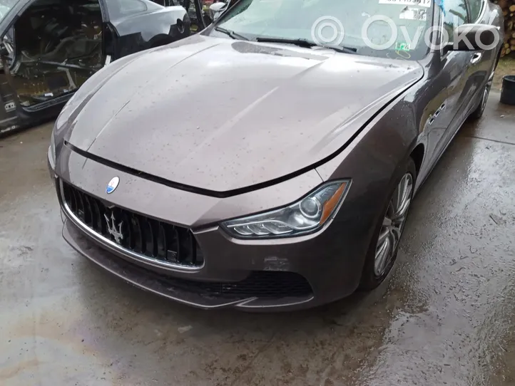 Maserati Ghibli Sivuhelman/astinlaudan suoja 6700113680