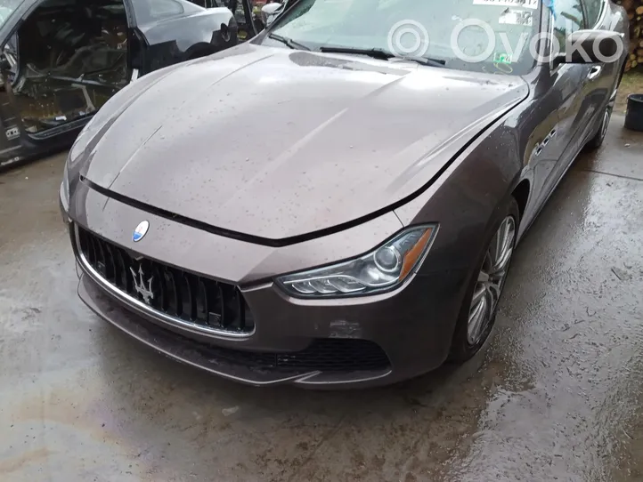 Maserati Ghibli Vaihdevivun/vaihtajan verhoilu nahka/nuppi 