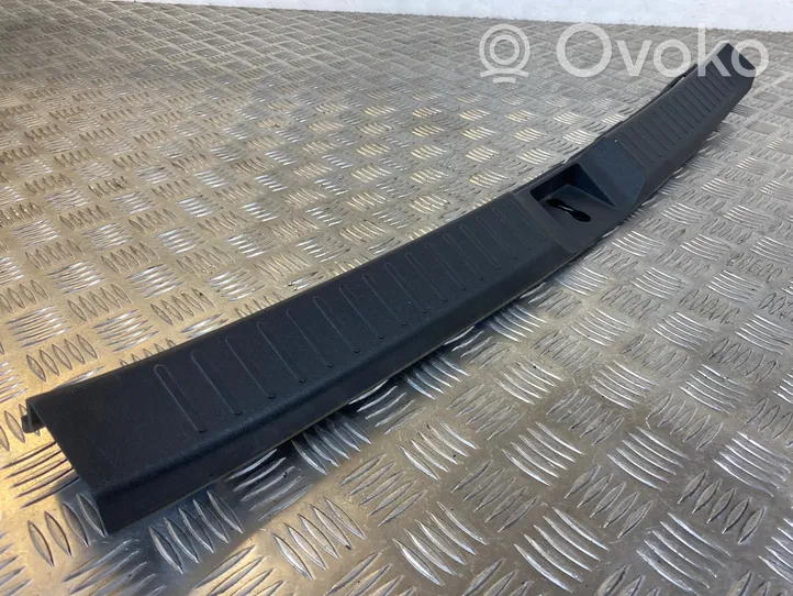 Toyota Corolla Verso AR10 Protection de seuil de coffre 647160F010