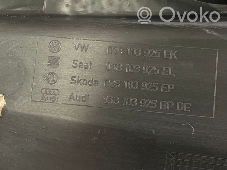 Volkswagen Bora Moottorin koppa 038103925EK