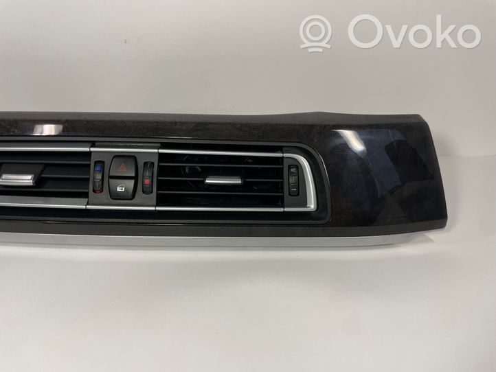 BMW 7 F01 F02 F03 F04 Kojelaudan keskiosan tuuletussuuttimen ritilä 9115859