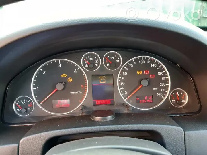 Audi A6 Allroad C5 Compteur de vitesse tableau de bord 4B0920933M