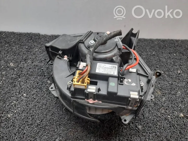 Audi A6 S6 C6 4F Salono oro mazgo plastikinis korpusas 4F0820521A