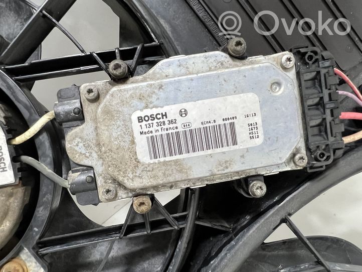 Audi Q7 4L Elektrinis radiatorių ventiliatorius 7L0121203J