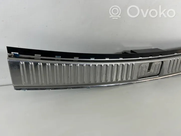 Volkswagen Touareg II Bagažinės slenksčio apdaila 7P0863459E