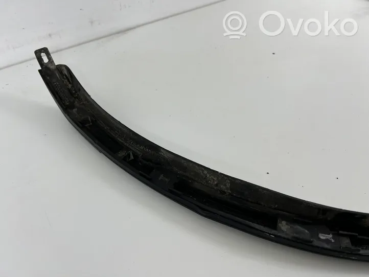 Volkswagen Touareg II Priekinės arkos apdaila 7P6853717C