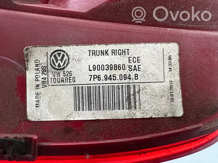 Volkswagen Touareg II Tailgate rear/tail lights 7P6945094B