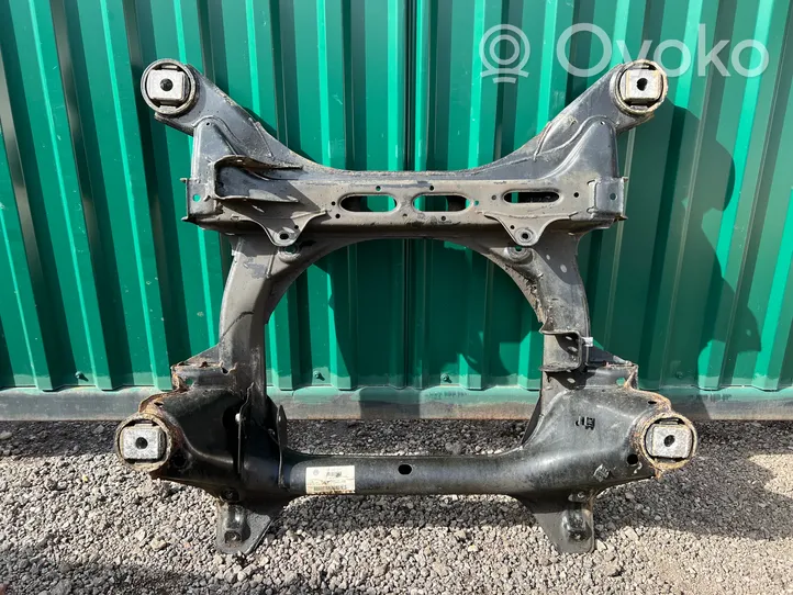 Volkswagen Touareg II Sottotelaio anteriore 7P0400025