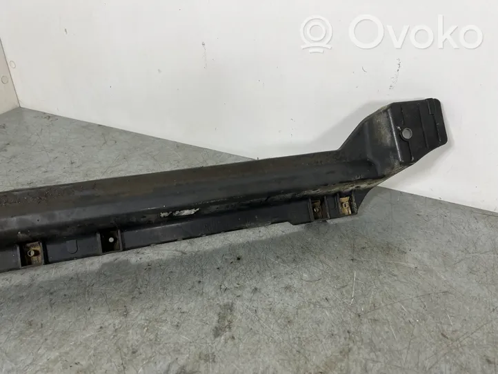 Volkswagen Touareg II Traverse inférieur support de radiateur 7P0805551