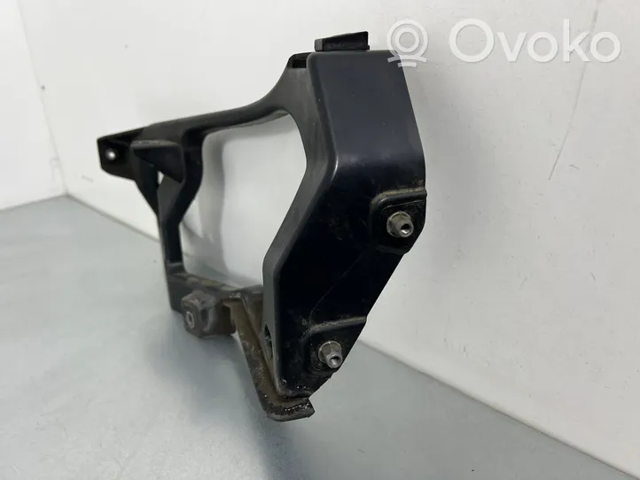 Volkswagen Touareg II Support phare frontale 7P6806509