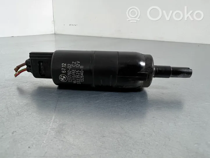 BMW 5 F10 F11 Žibintų apiplovimo skysčio siurbliukas 7217792