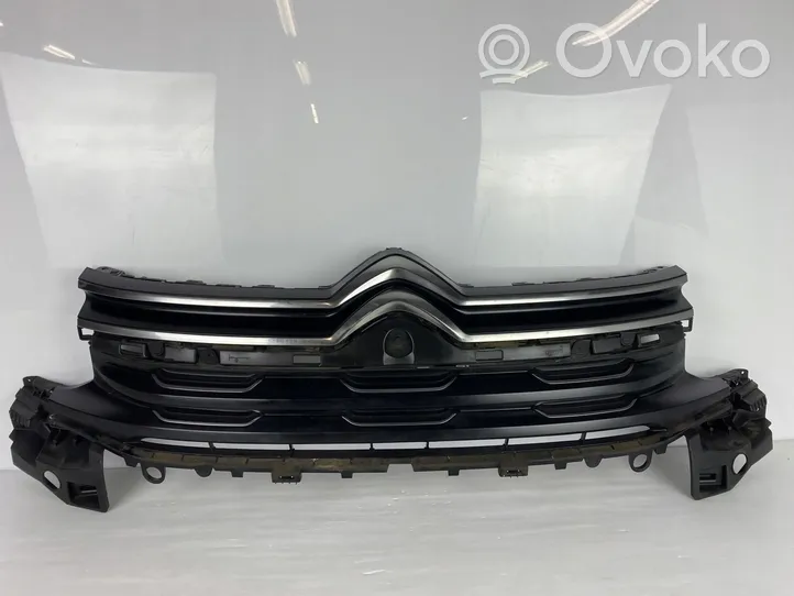 Citroen C5 Aircross Etupuskurin ylempi jäähdytinsäleikkö 9825317677